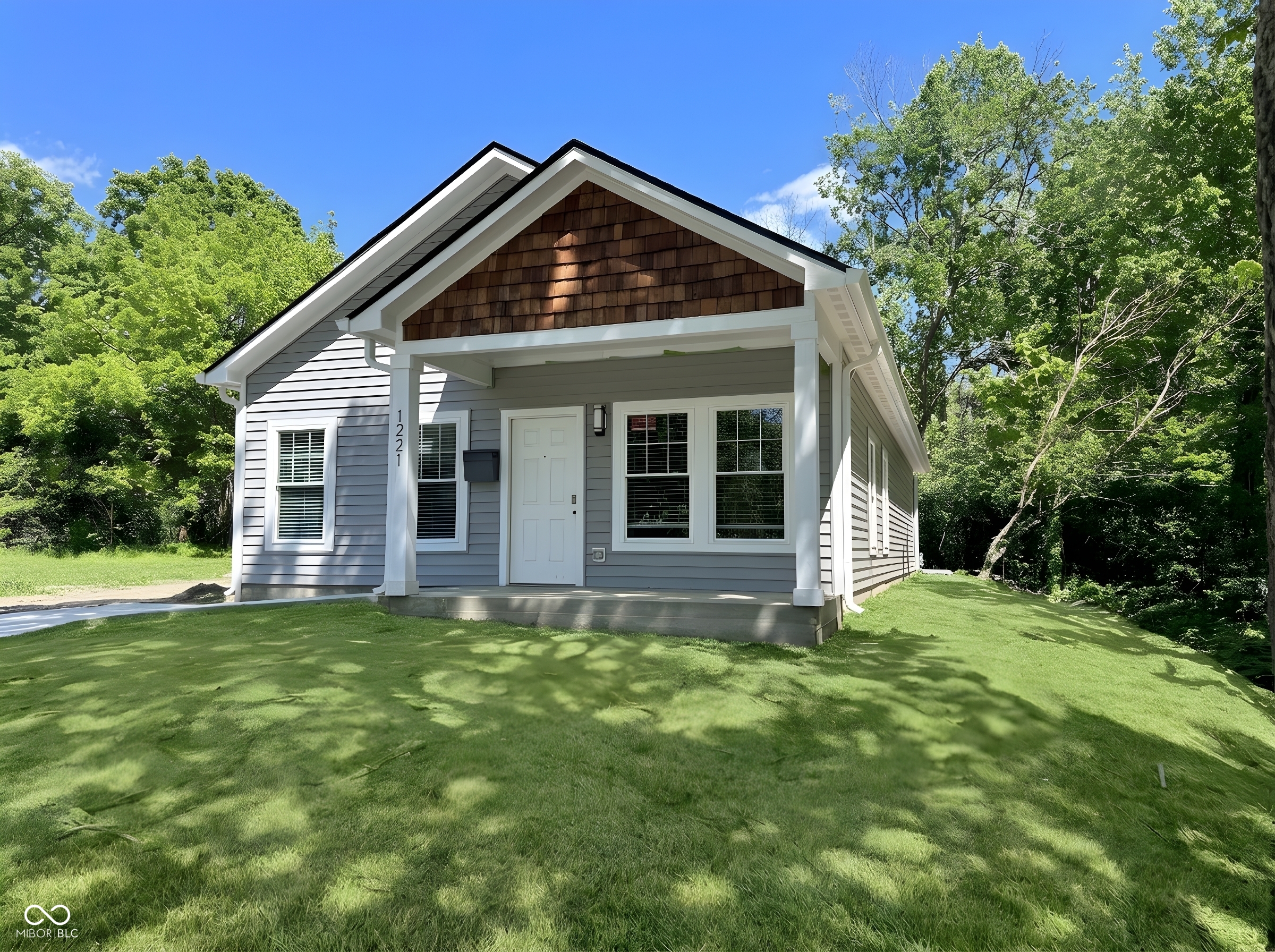 1221 Vandeman Street