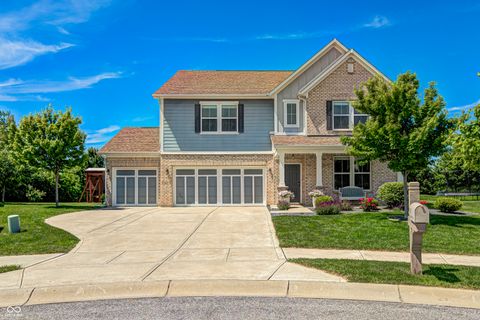 Photo of 882 Oaklawn Drive, Westfield, IN 46074 (MLS # 22104863)