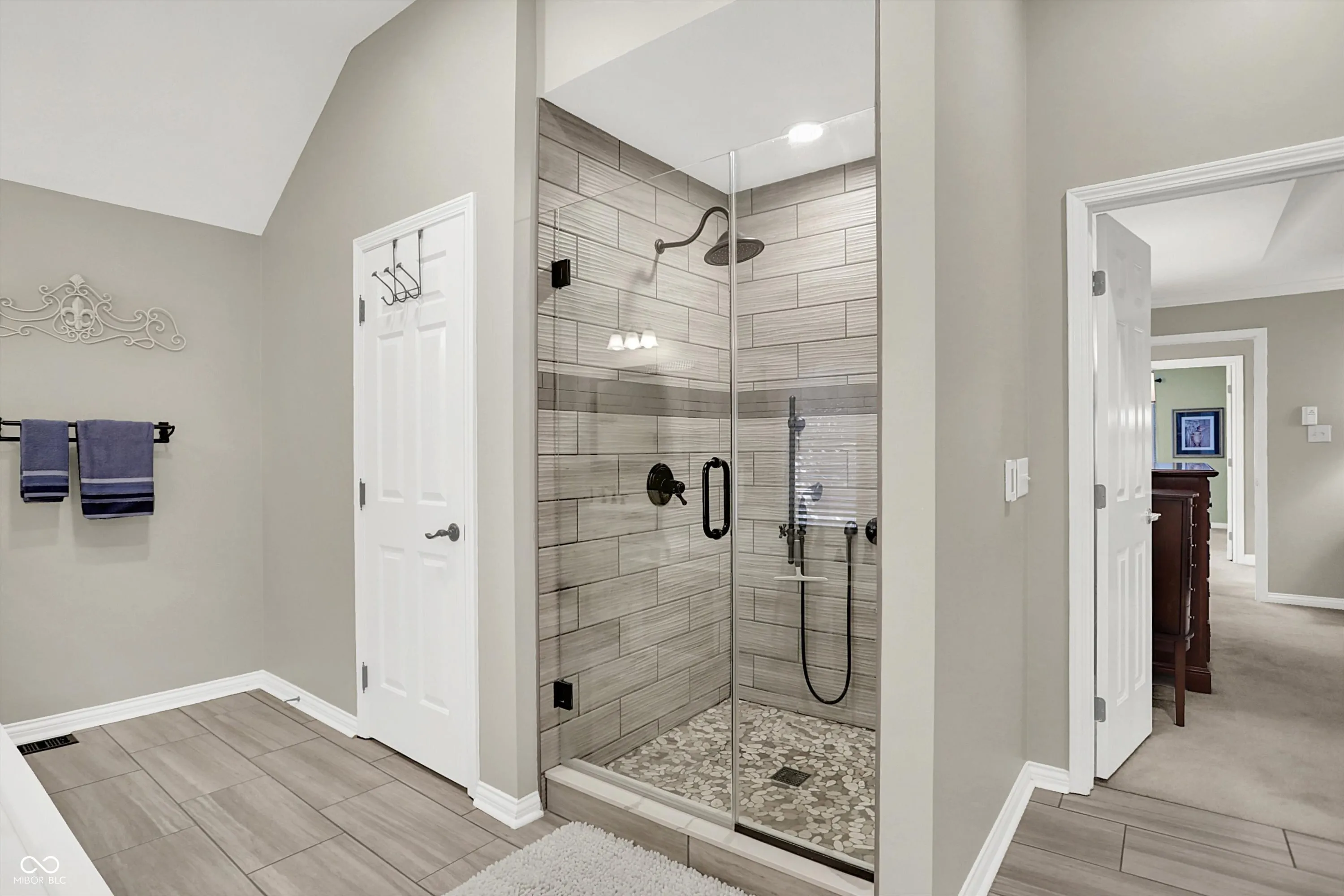 Fishers, Indiana 46037, United States, 4 Bedrooms Bedrooms, ,4 BathroomsBathrooms,Residential,Pending,209417