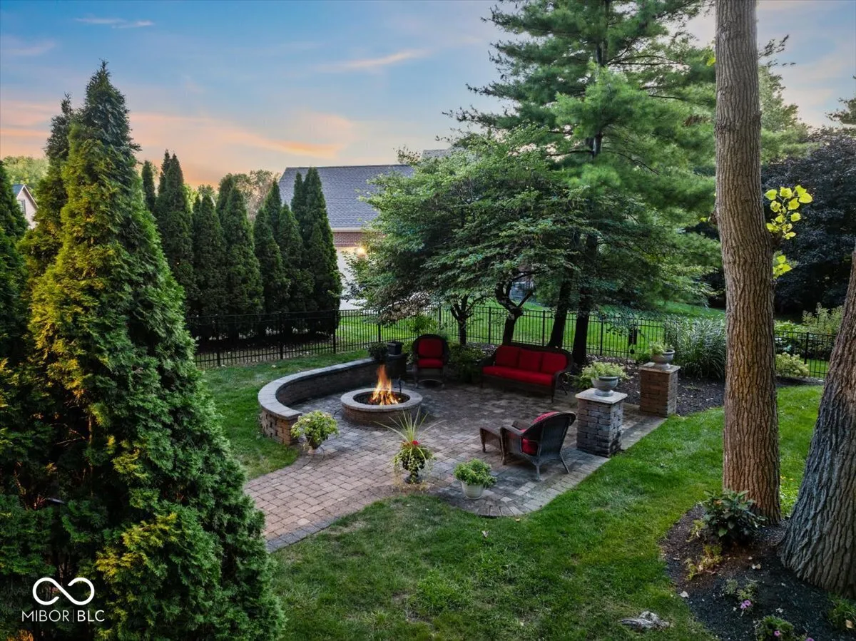 Fishers, Indiana 46037, United States, 4 Bedrooms Bedrooms, ,4 BathroomsBathrooms,Residential,Pending,209417