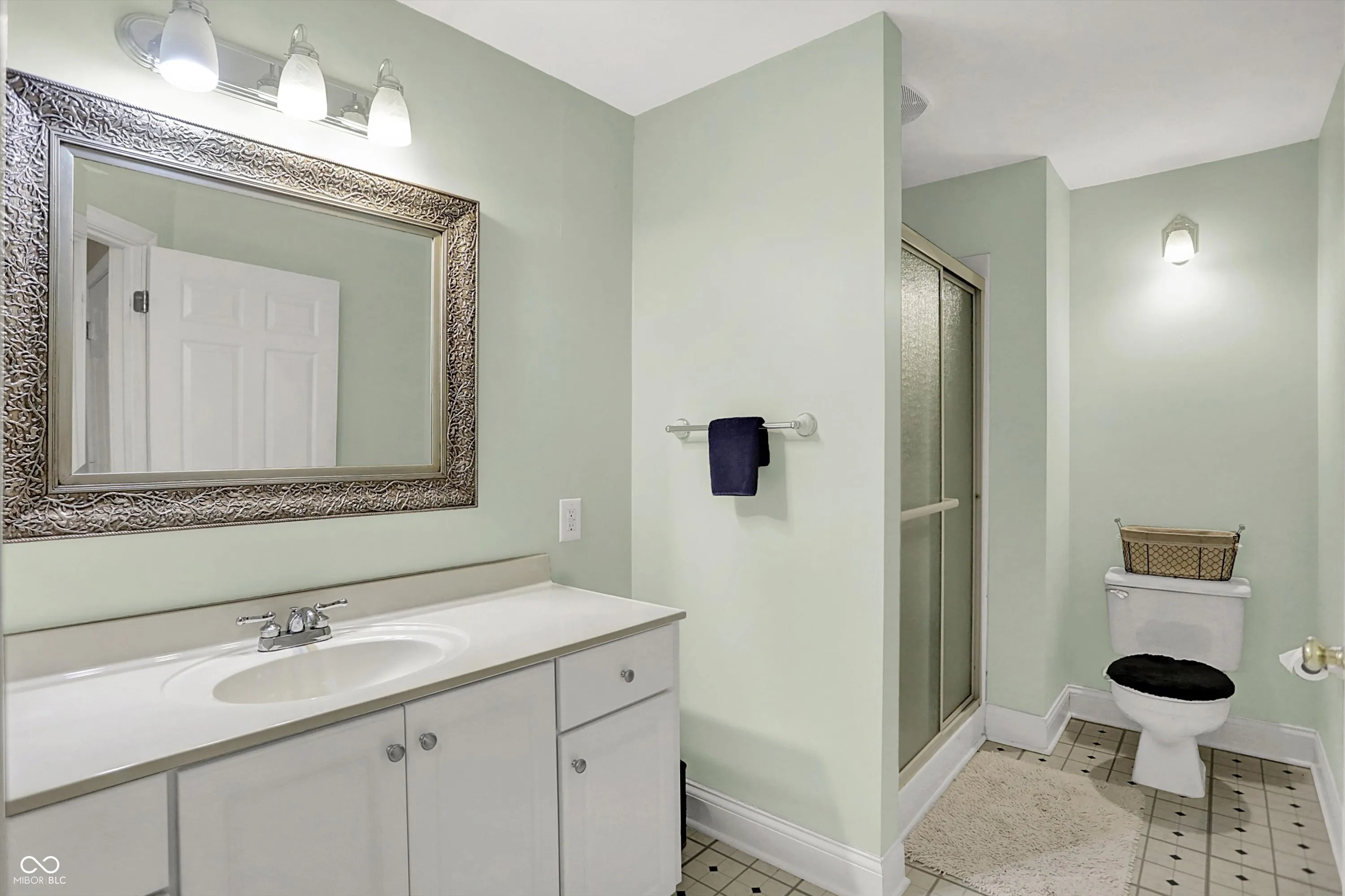 Fishers, Indiana 46037, United States, 4 Bedrooms Bedrooms, ,4 BathroomsBathrooms,Residential,Pending,209417