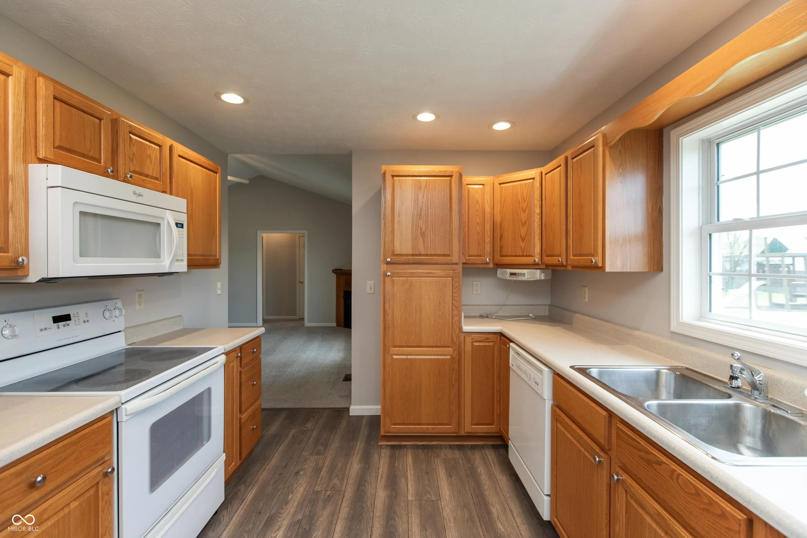 Seymour, Indiana 47274, United States, 3 Bedrooms Bedrooms, ,2 BathroomsBathrooms,Residential,Active,115971