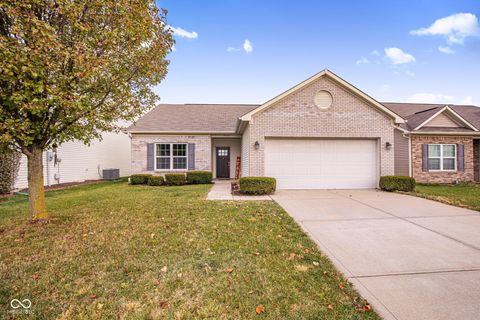 Photo of 5914 Edelle Drive, Indianapolis, IN 46237 (MLS # 22073574)