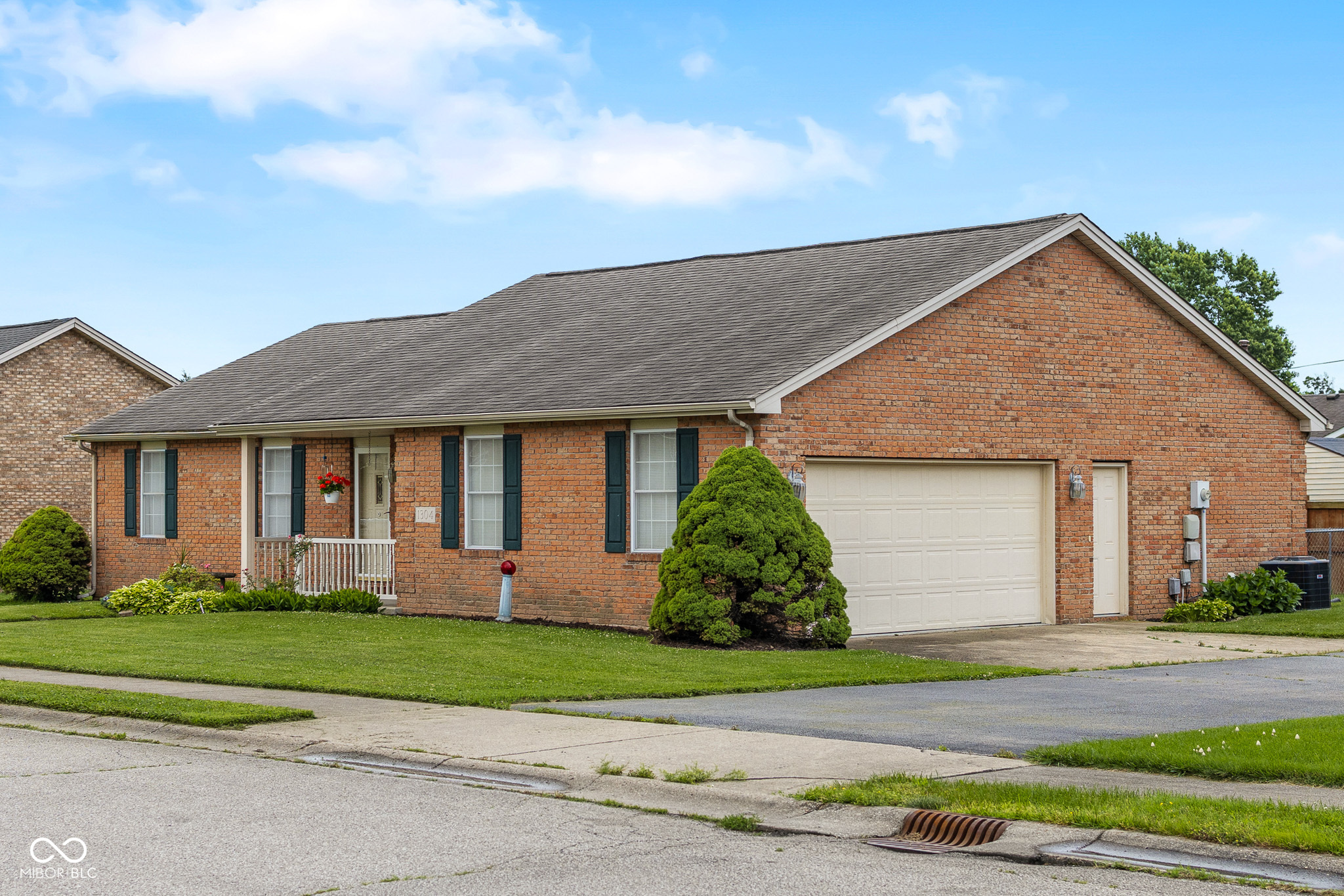 1304 Pin Oak Drive