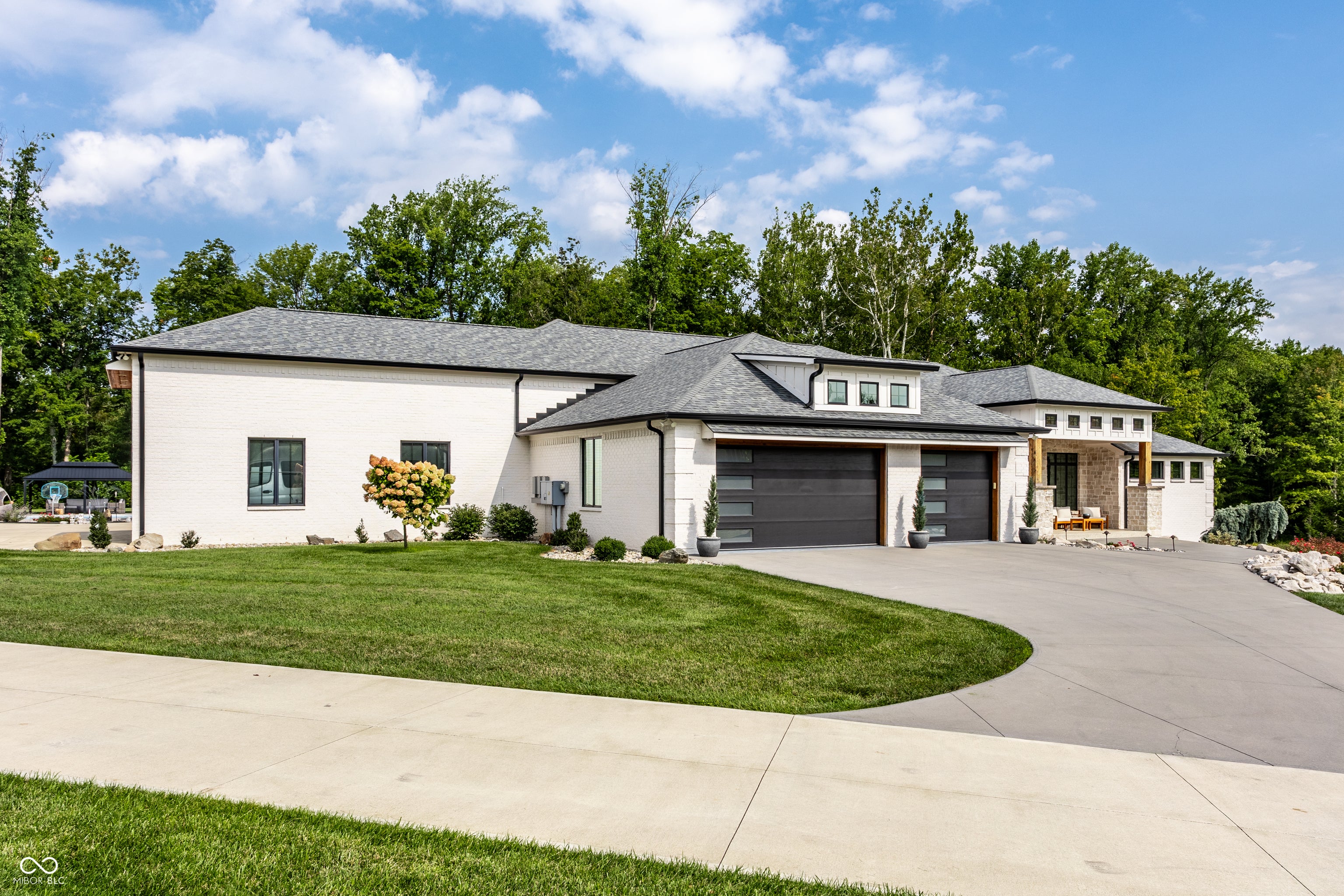 6902 Highland Ridge Court