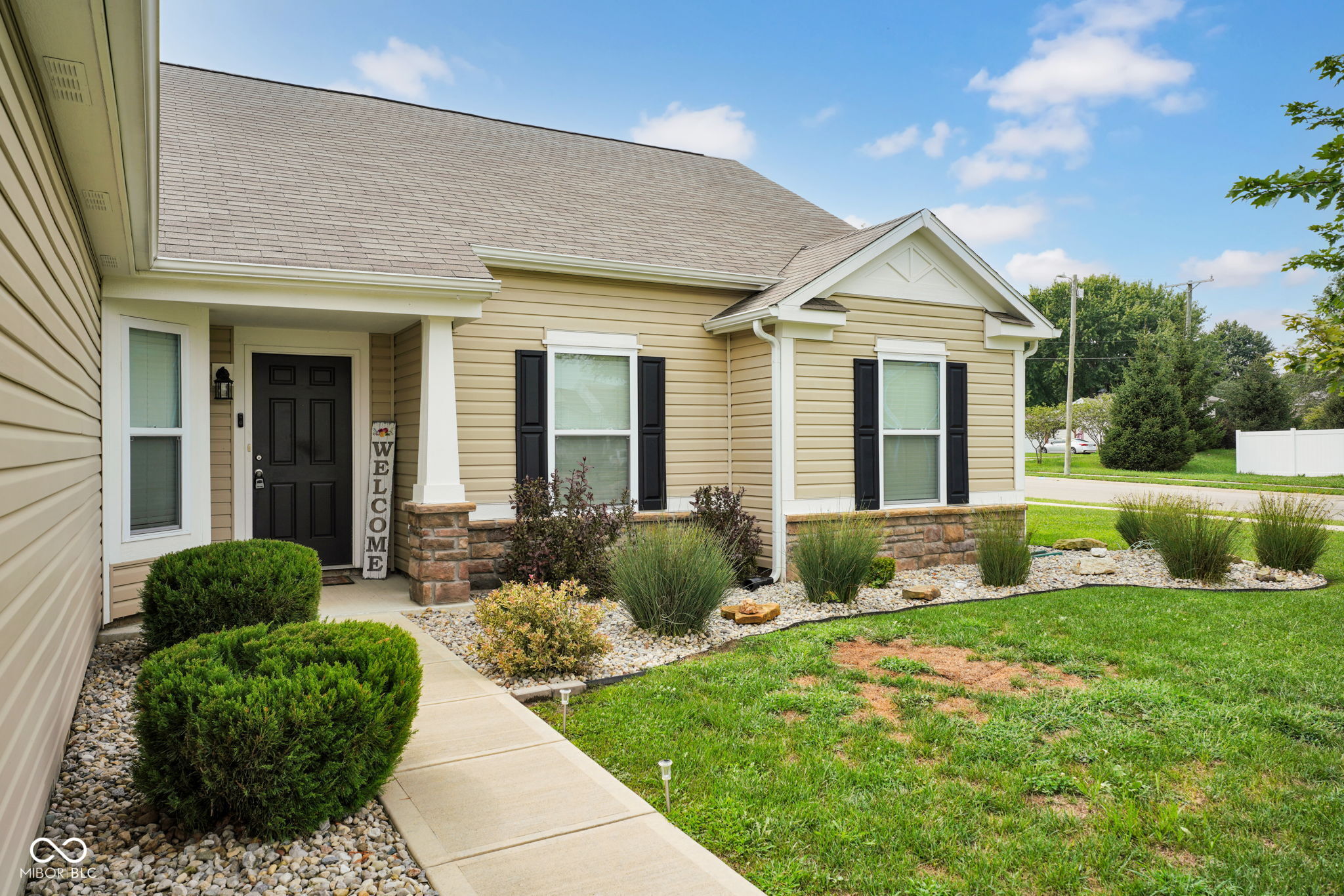 5802 Deer Valley Court