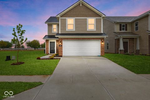 Photo of 3101 Lennon Lane, Indianapolis, IN 46235 (MLS # 22077477)