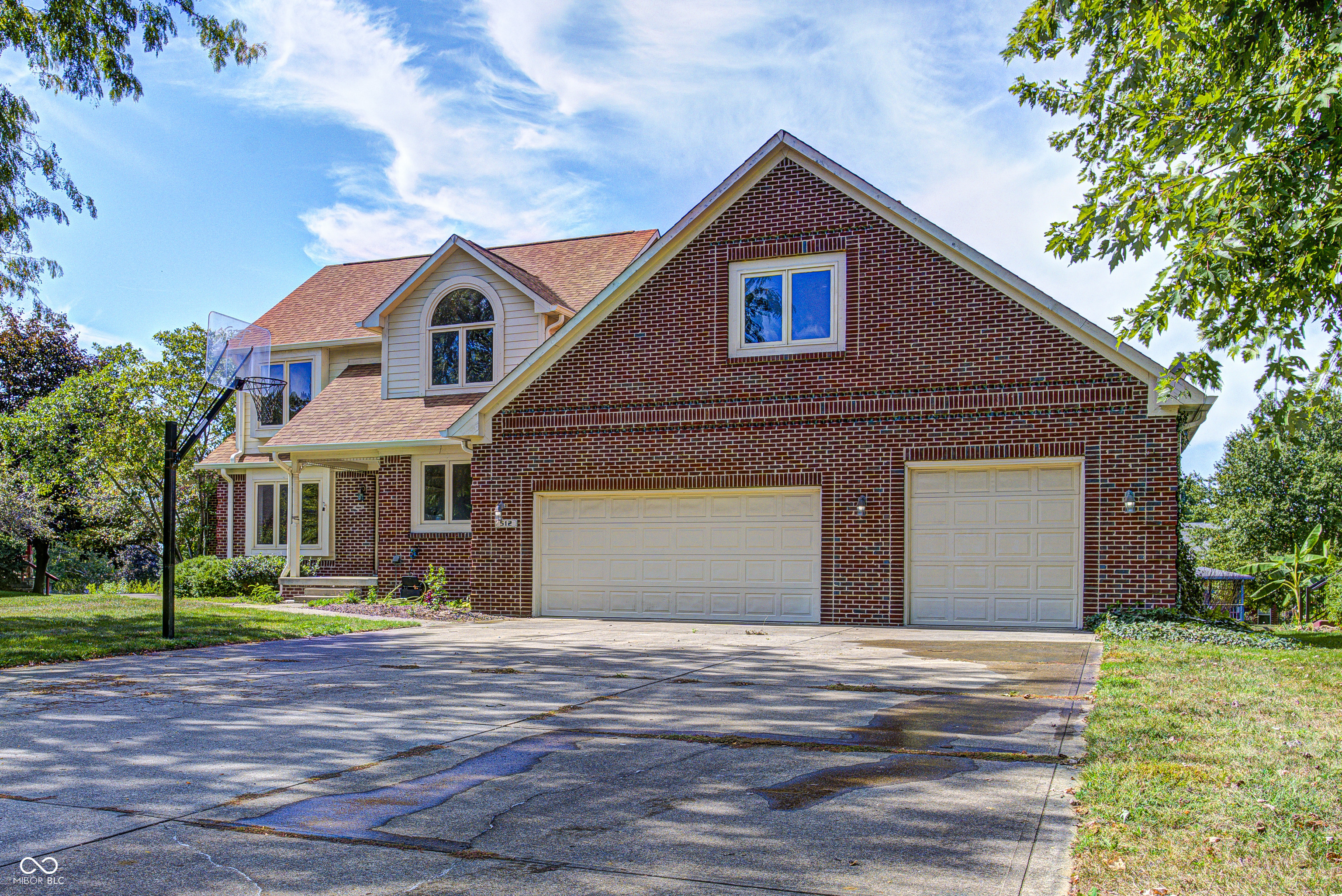 512 Redwood Drive