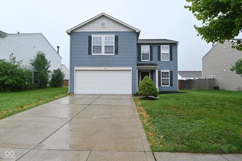 3 beds bed, 2.5 baths bath property at 647 Hickory Pine Drive, New Whiteland, IN 46184