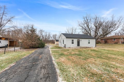 Photo of 230 S Routiers Avenue, Indianapolis, IN 46219 (MLS # 22078181)