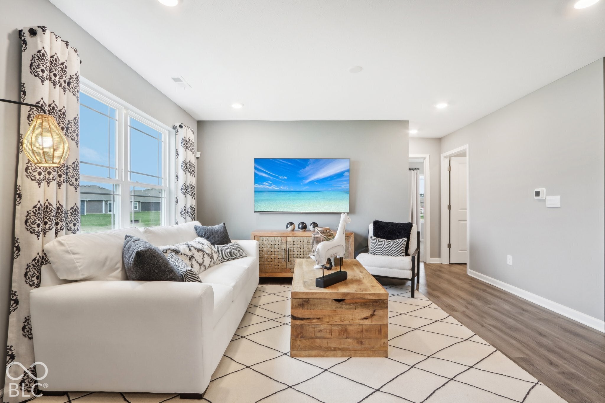 3199 W Vintage Street