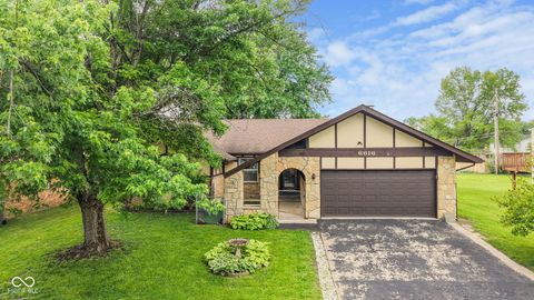 Photo of 6616 S Lawndale Avenue, Indianapolis, IN 46221 (MLS # 22099379)