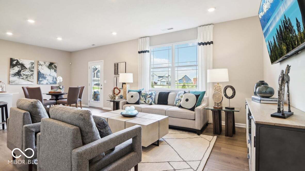 1529 Albatross Street