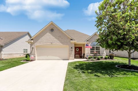 Photo of 847 Fairfield Drive, Greenfield, IN 46140 (MLS # 22100447)