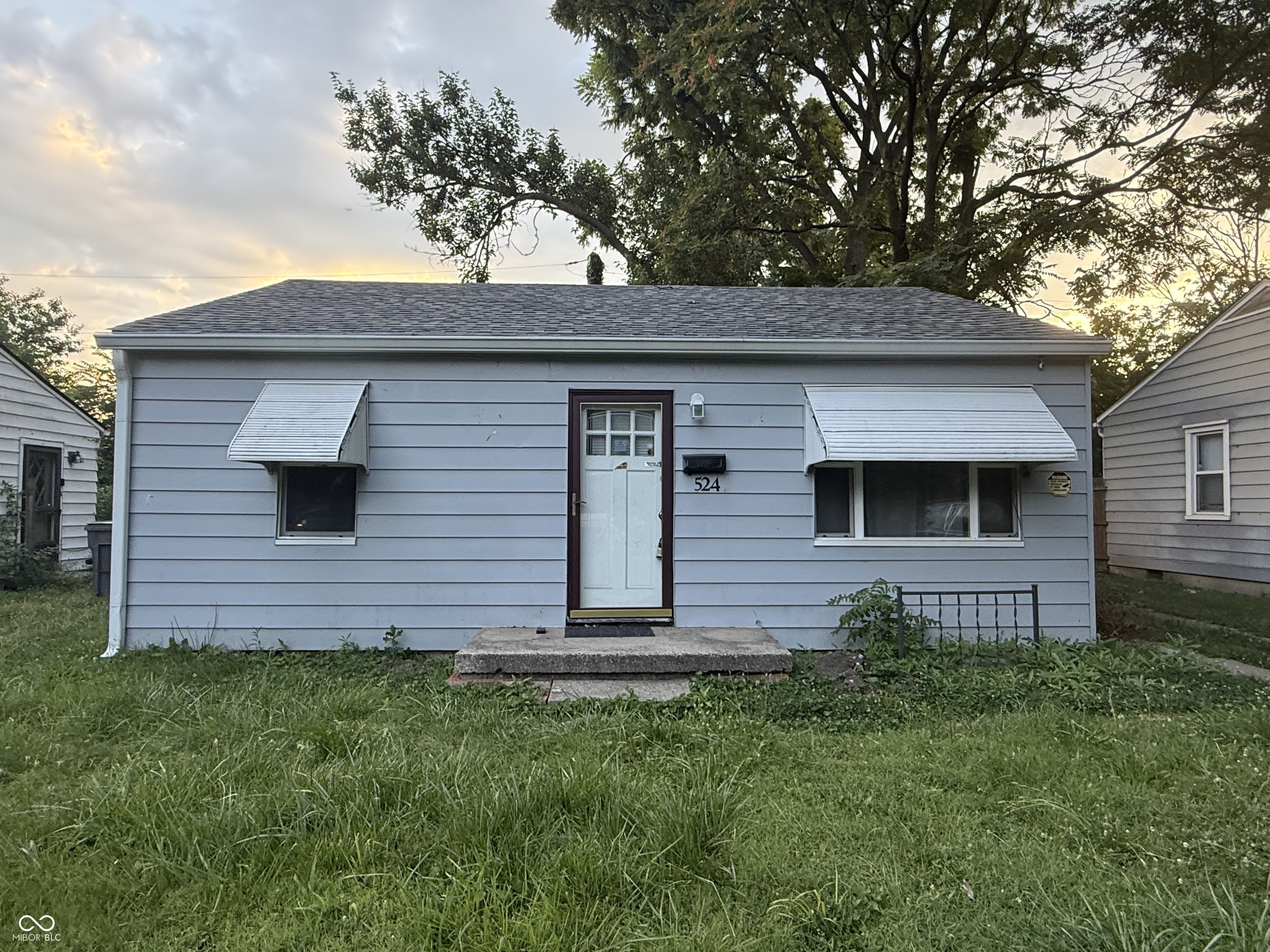 Photo 1 of 6 — 524 S Arlington Avenue S, Indianapolis, IN 46219
