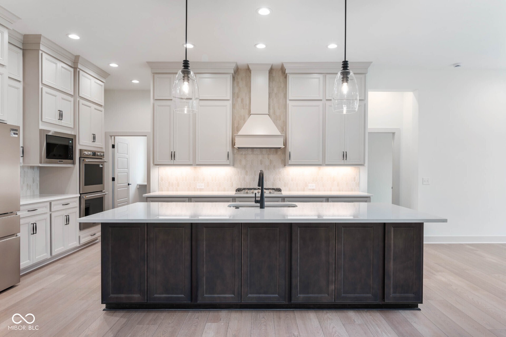 19949 Chatsworth Boulevard