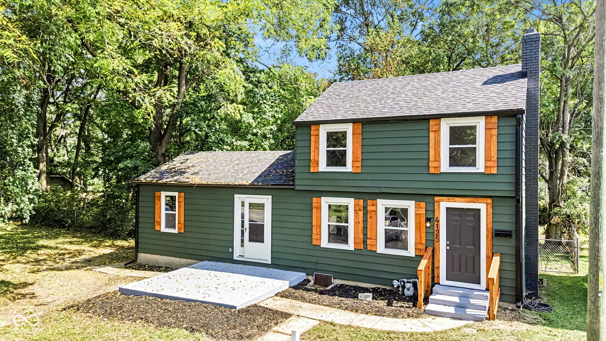 4125 Clarendon