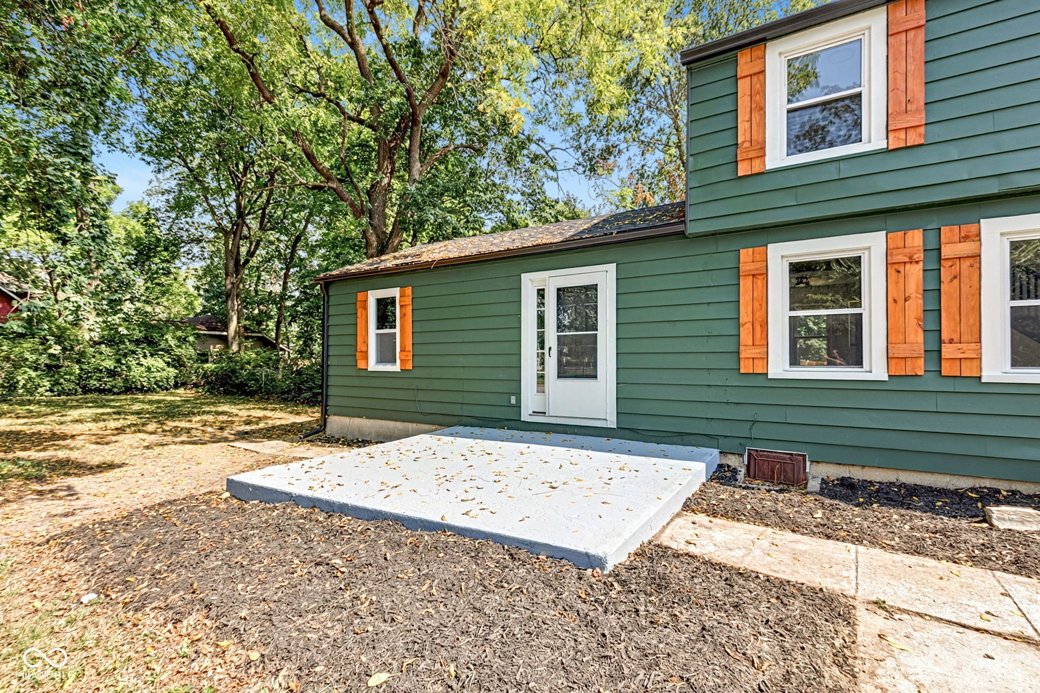 4125 Clarendon