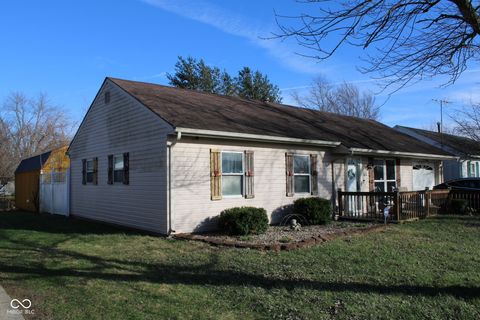 Photo of 1828 Norwood Way, Anderson, IN 46011 (MLS # 22089173)