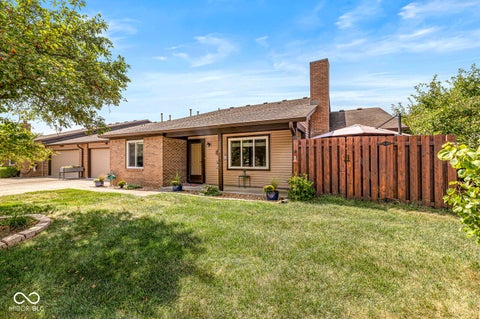 Photo of 7538 E Farm View Circle Drive, Indianapolis, IN 46256 (MLS # 22125925)