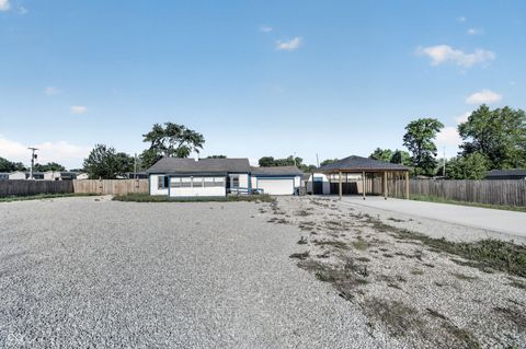 320 Peach Tree Lane Indianapolis IN 46219