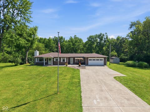 2 beds bed, 1 baths bath property at 3436 W 8th Street Road, Anderson, IN 46011