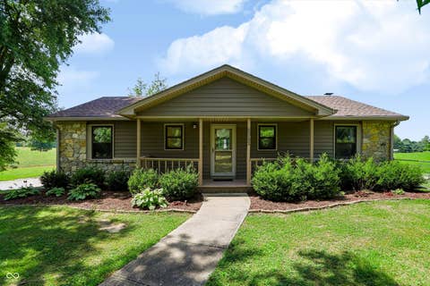 Photo of 6982 S 125 W, Trafalgar, IN 46181 (MLS # 22111466)