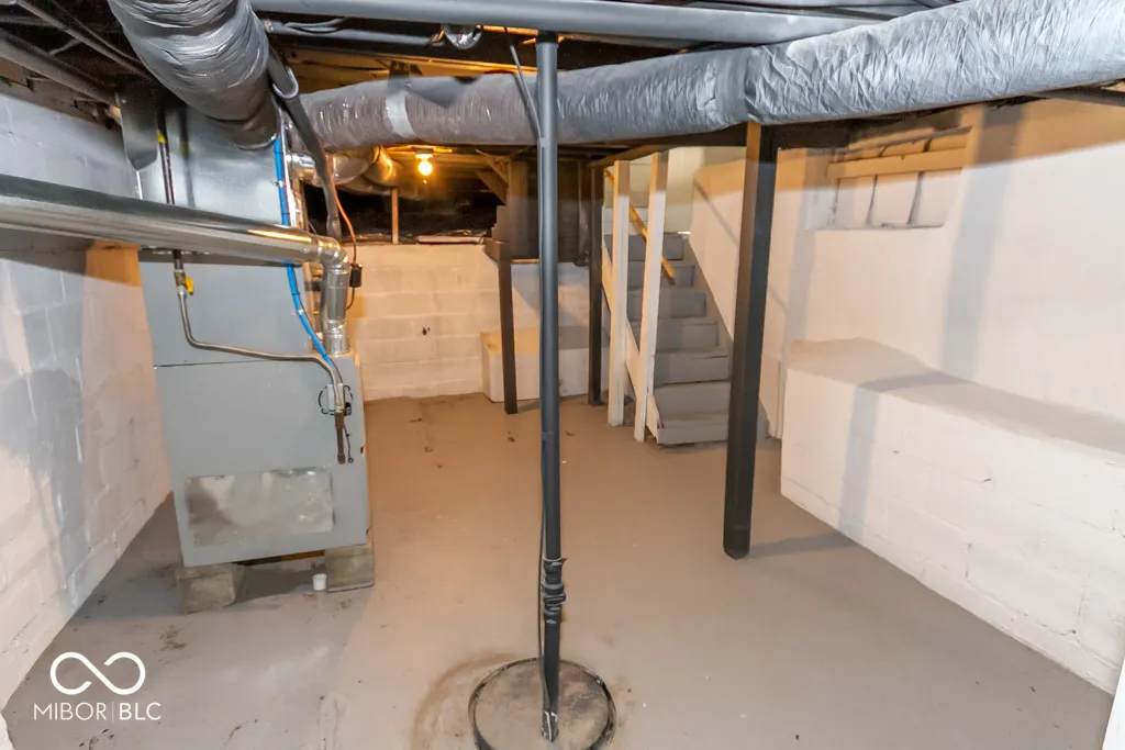 Indianapolis, Indiana 46201, United States, ,Residential,Pending,109528