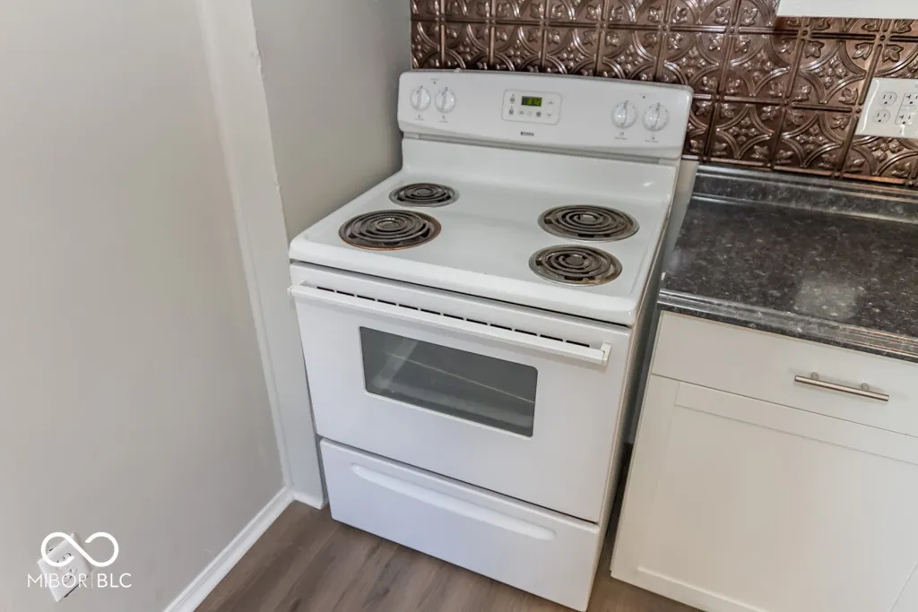 Indianapolis, Indiana 46201, United States, ,Residential,Pending,109528