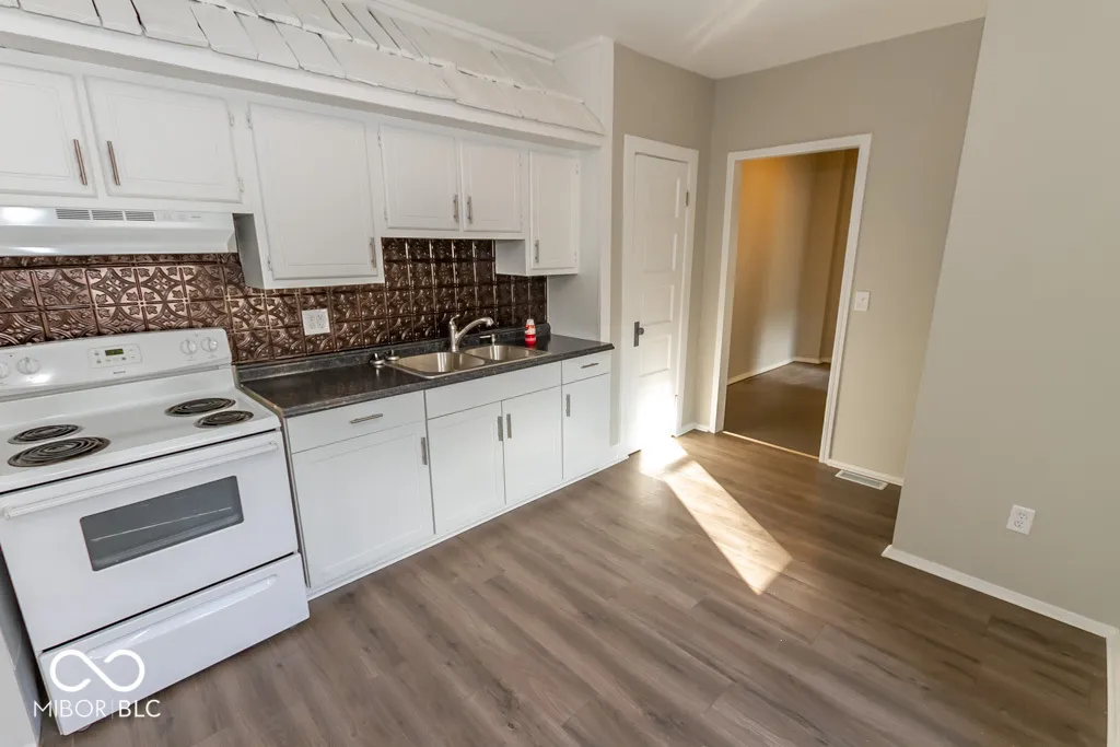 Indianapolis, Indiana 46201, United States, ,Residential,Pending,109528