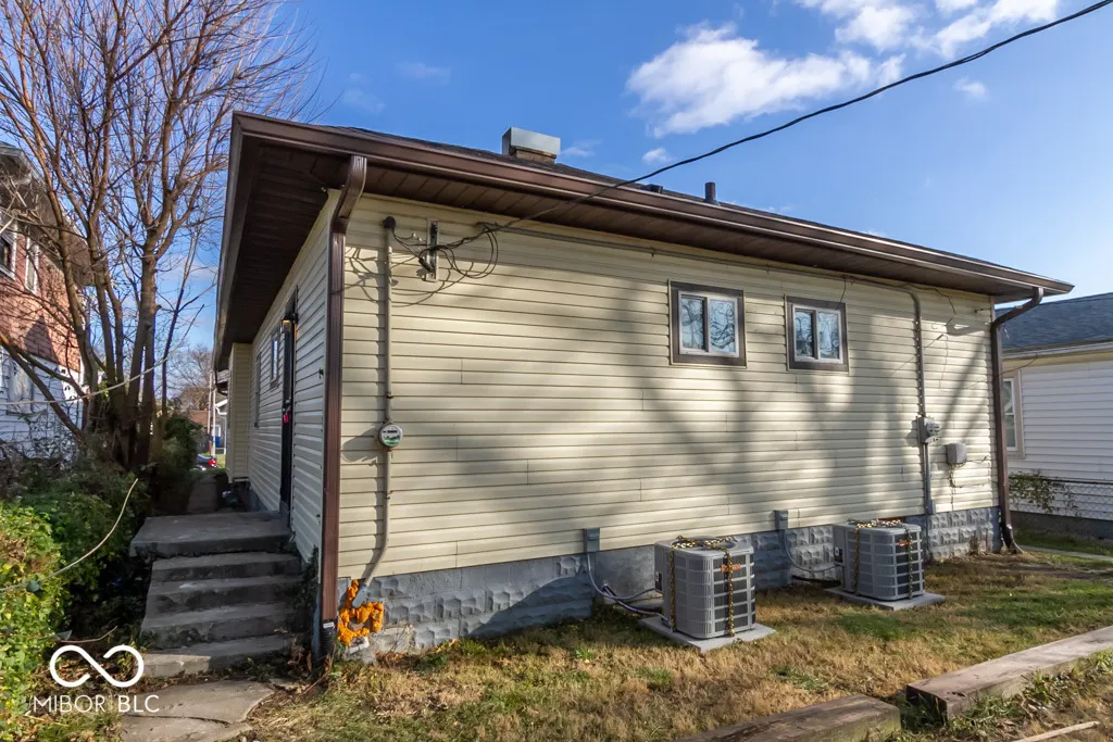 Indianapolis, Indiana 46201, United States, ,Residential,Pending,109528