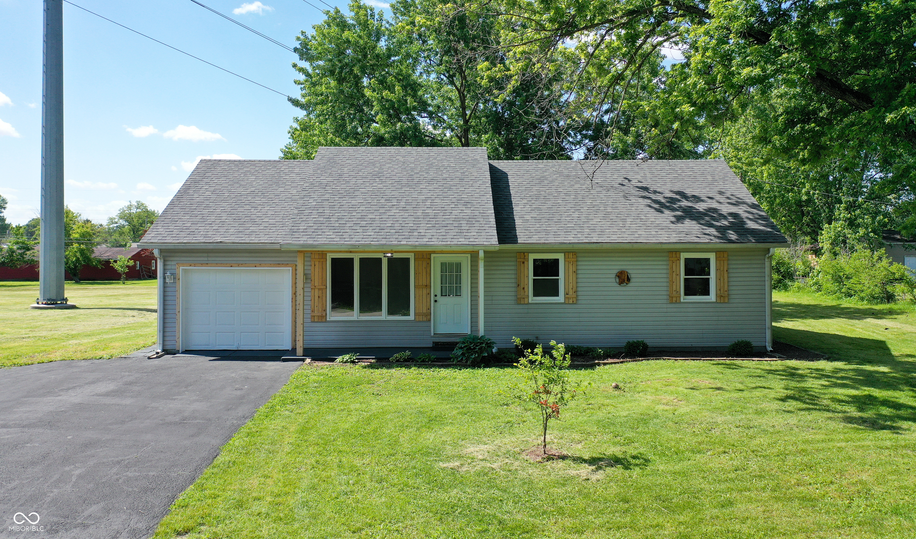 7237 E Buddy Lane