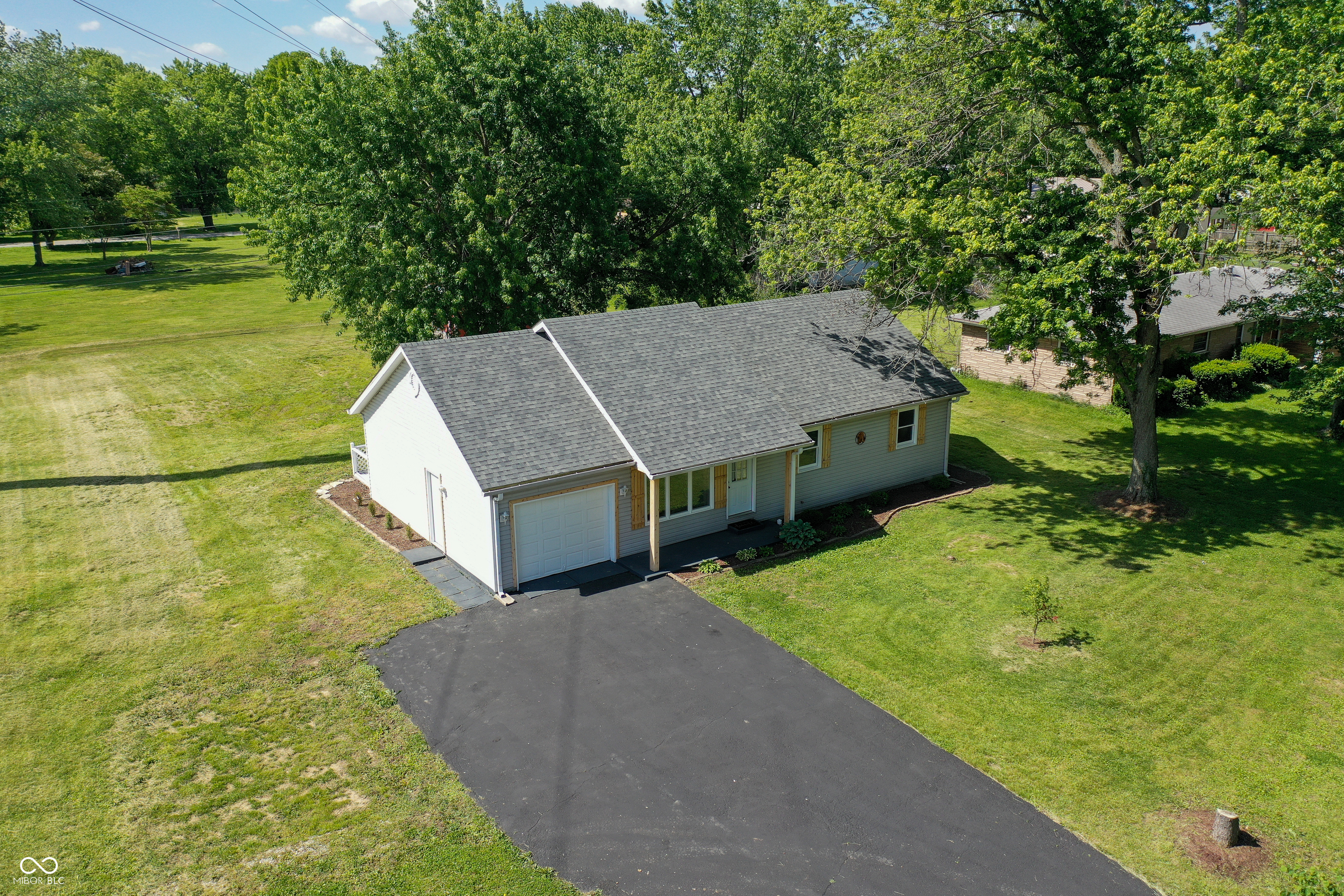 7237 E Buddy Lane