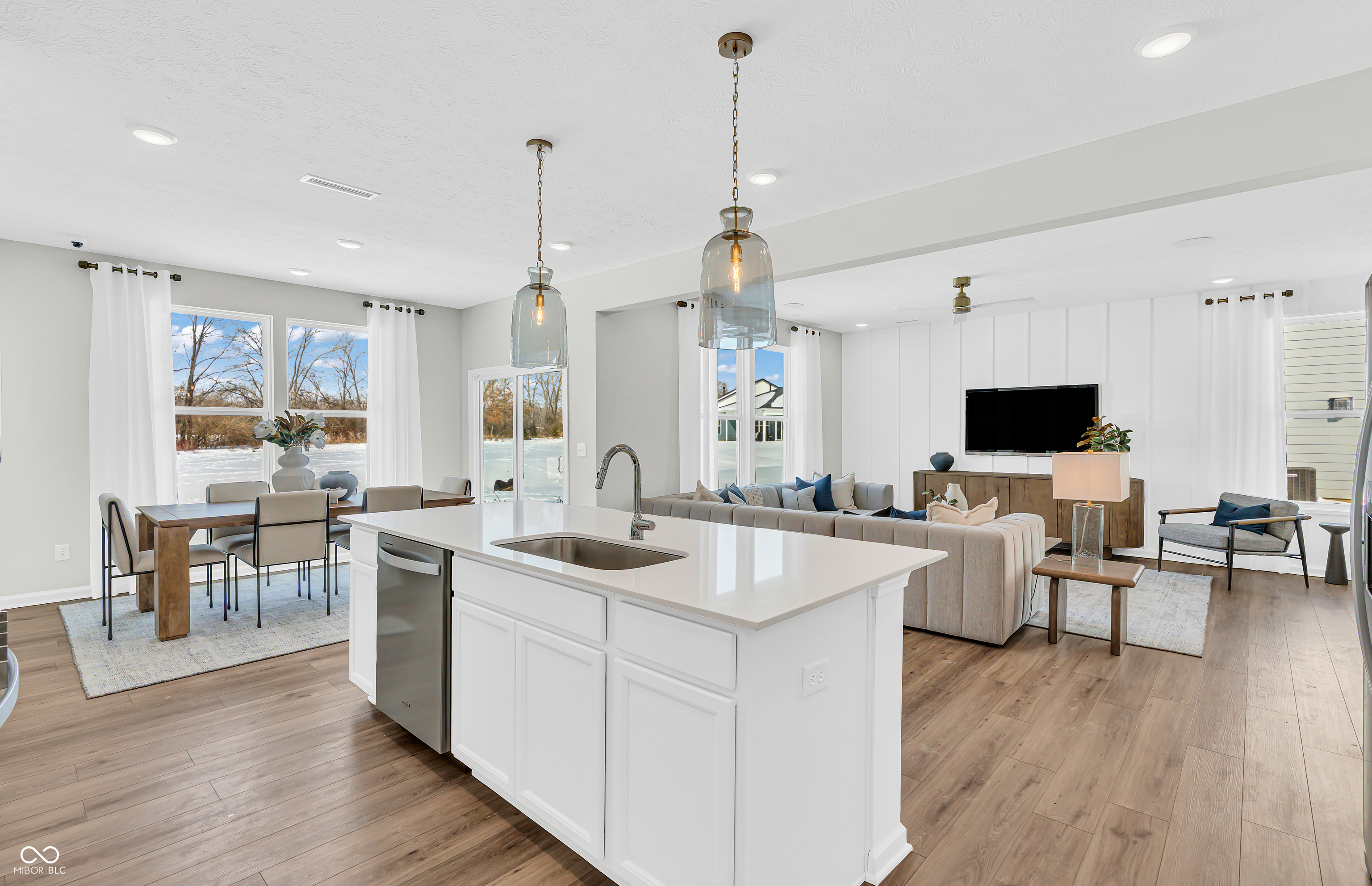 3432 Quartz Drive