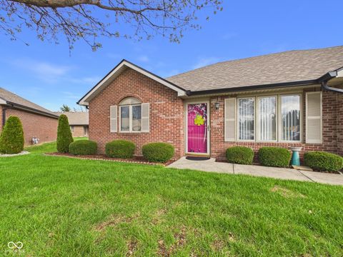 Photo of 2819 Peachtree Court #38, Anderson, IN 46012 (MLS # 22092434)