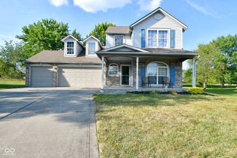 Photo of 2261 Golden Eye Circle, Indianapolis, IN 46234 (MLS # 22078266)