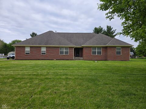 Photo of 3393 W Sunset Drive N, Greenfield, IN 46140 (MLS # 22102552)