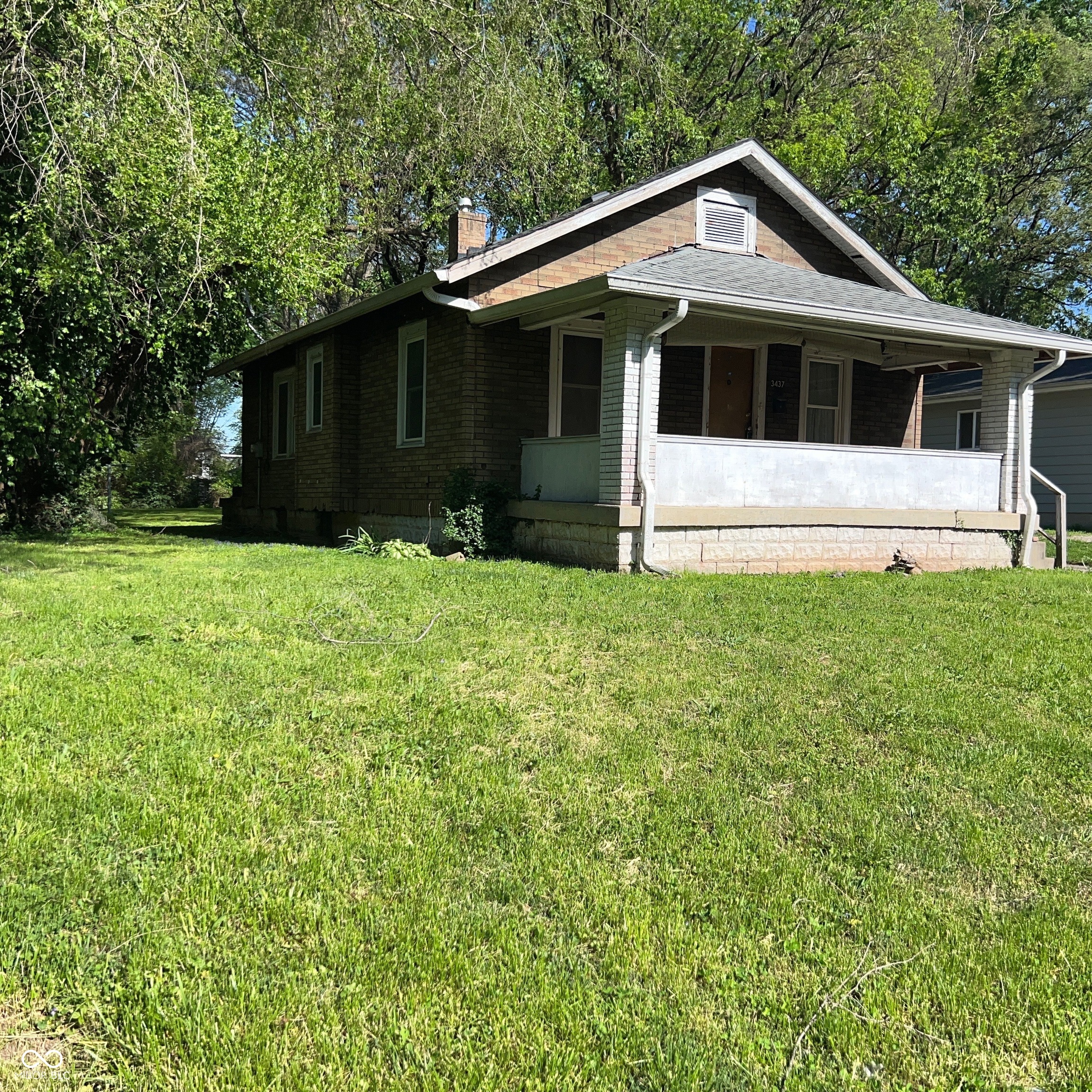 3437 Caroline Avenue