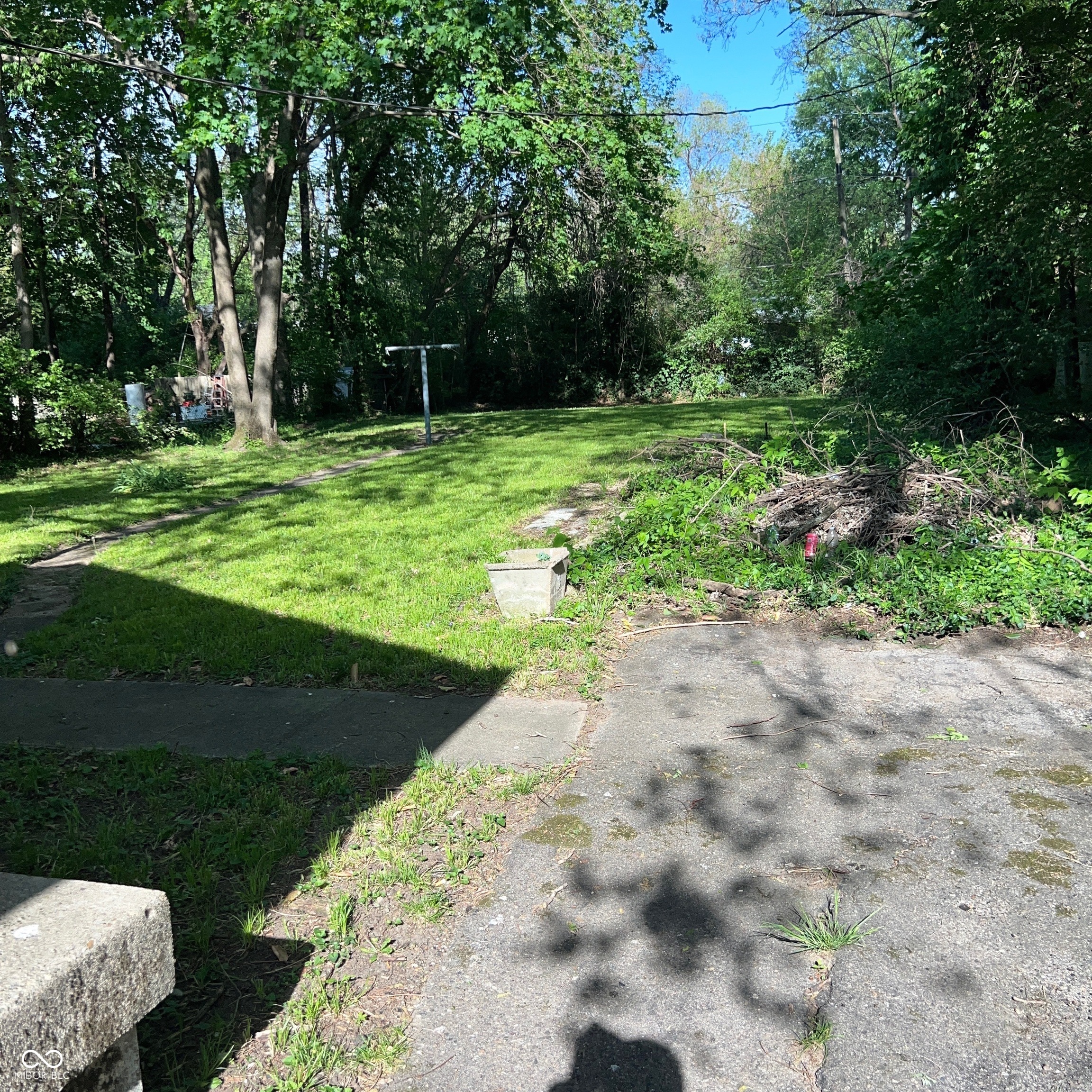 3437 Caroline Avenue