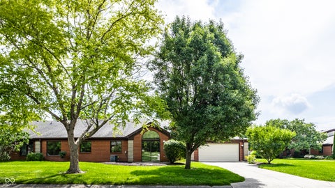Photo of 9223 Golden Oaks E, Indianapolis, IN 46260 (MLS # 22110366)