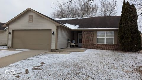 Photo of 5960 Sycamore Forge Dr Dr, Indianapolis, IN 46254 (MLS # 22085435)