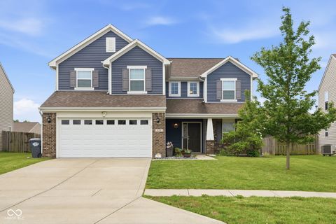 Photo of 832 Snowberry Run, Greenwood, IN 46143 (MLS # 22098357)
