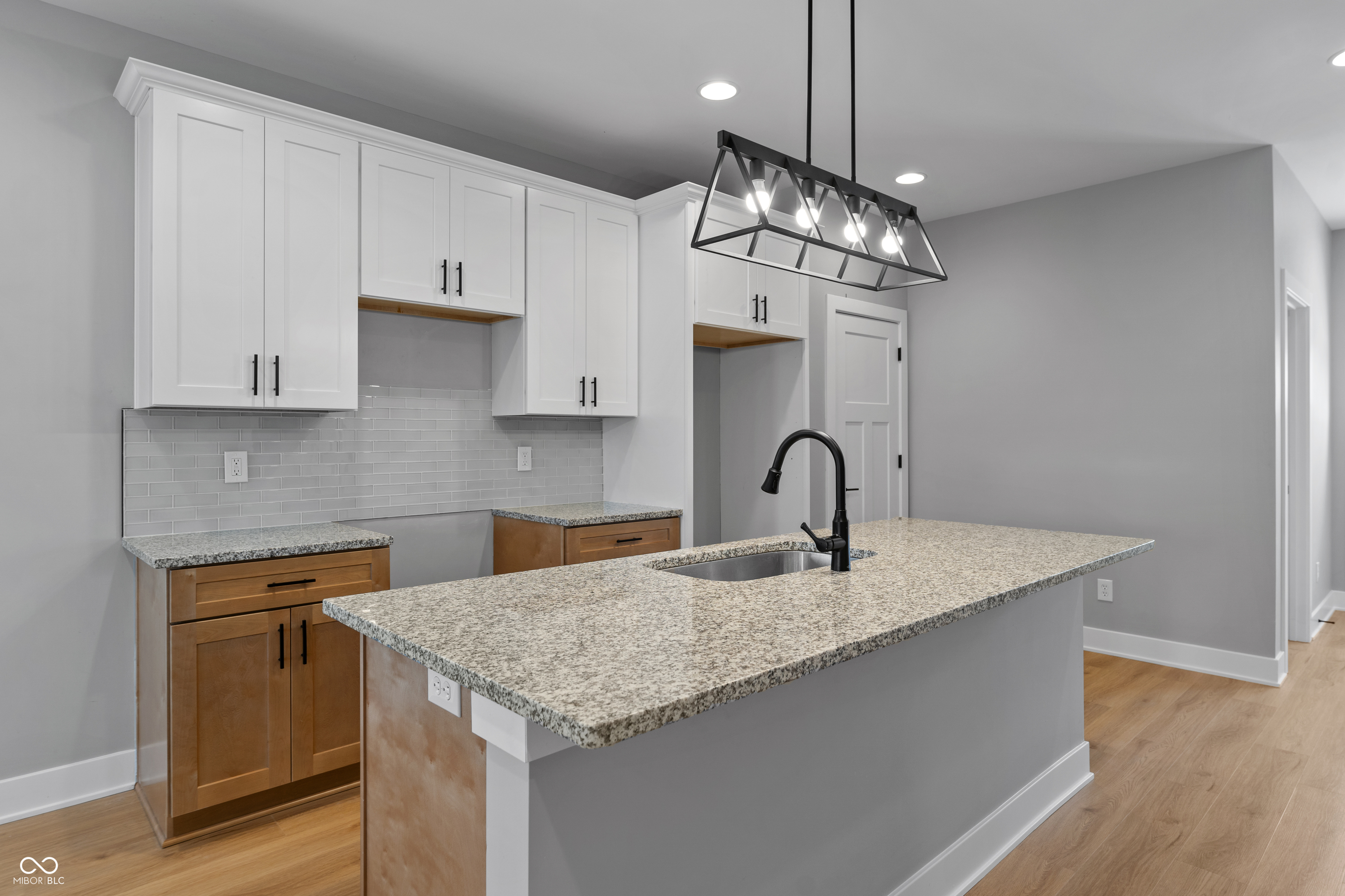 221 N Beville Avenue