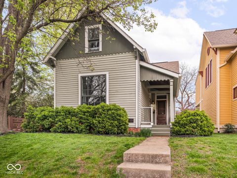 Photo of 1805 N Alabama Street, Indianapolis, IN 46202 (MLS # 22090811)