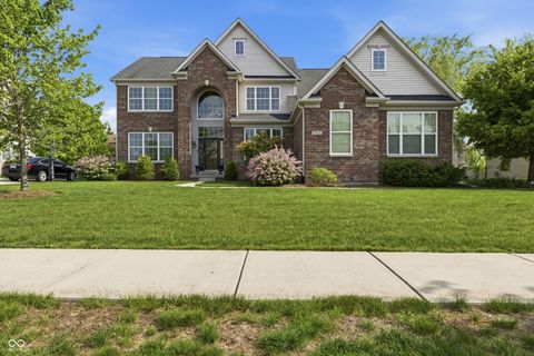 Photo of 12999 Dewitt Drive, Fishers, IN 46037 (MLS # 22099030)