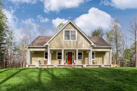 Photo of 5832 N Oak Ridge Road, Morgantown, IN 46160 (MLS # 22095961)