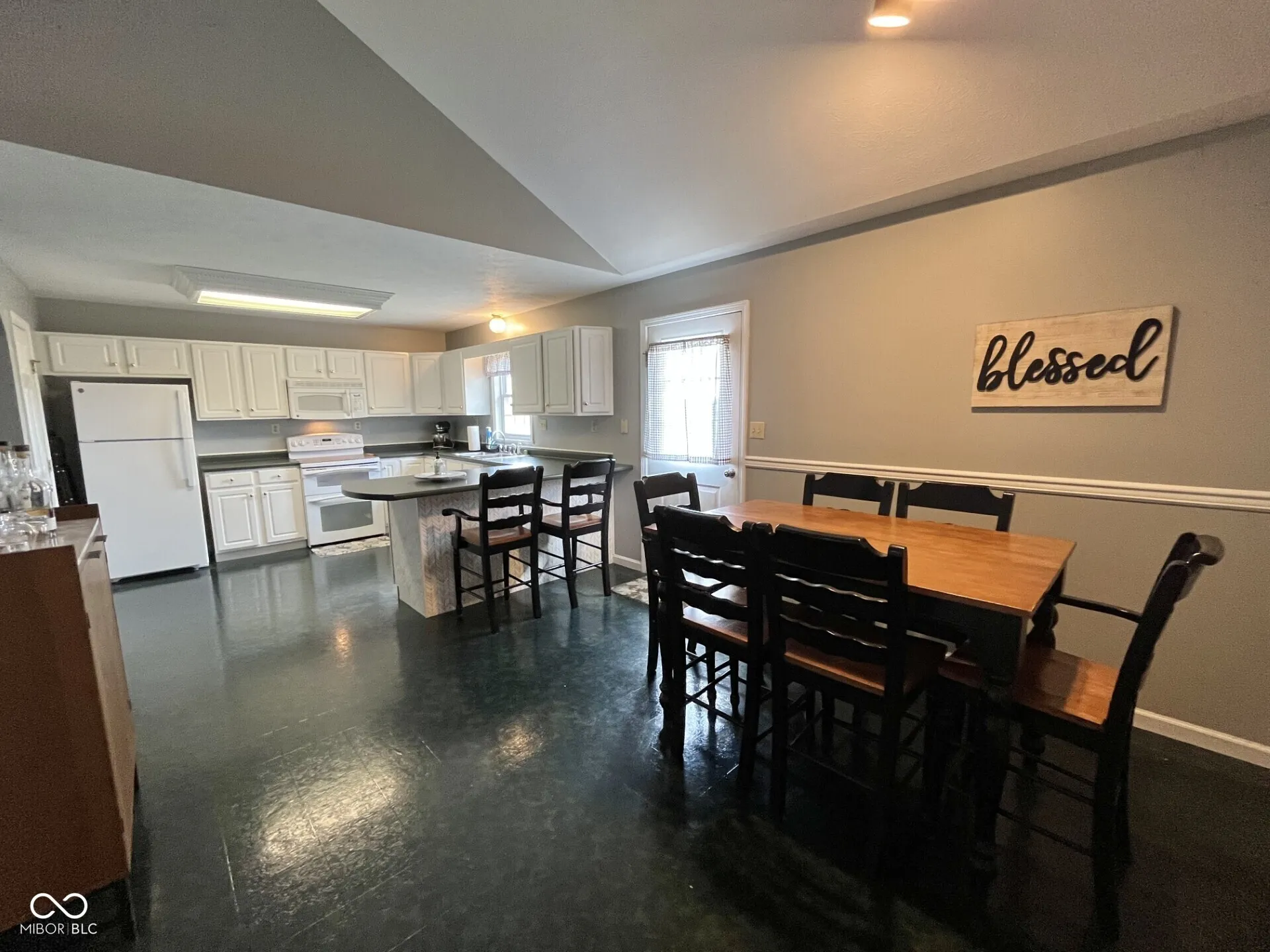 Freetown, Indiana 47235, United States, 3 Bedrooms Bedrooms, ,2 BathroomsBathrooms,Residential,Pending,180339