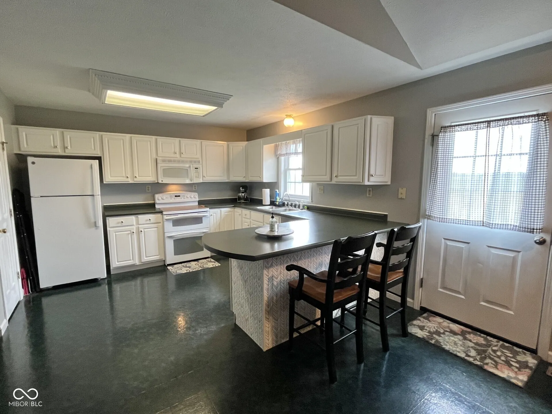 Freetown, Indiana 47235, United States, 3 Bedrooms Bedrooms, ,2 BathroomsBathrooms,Residential,Pending,180339