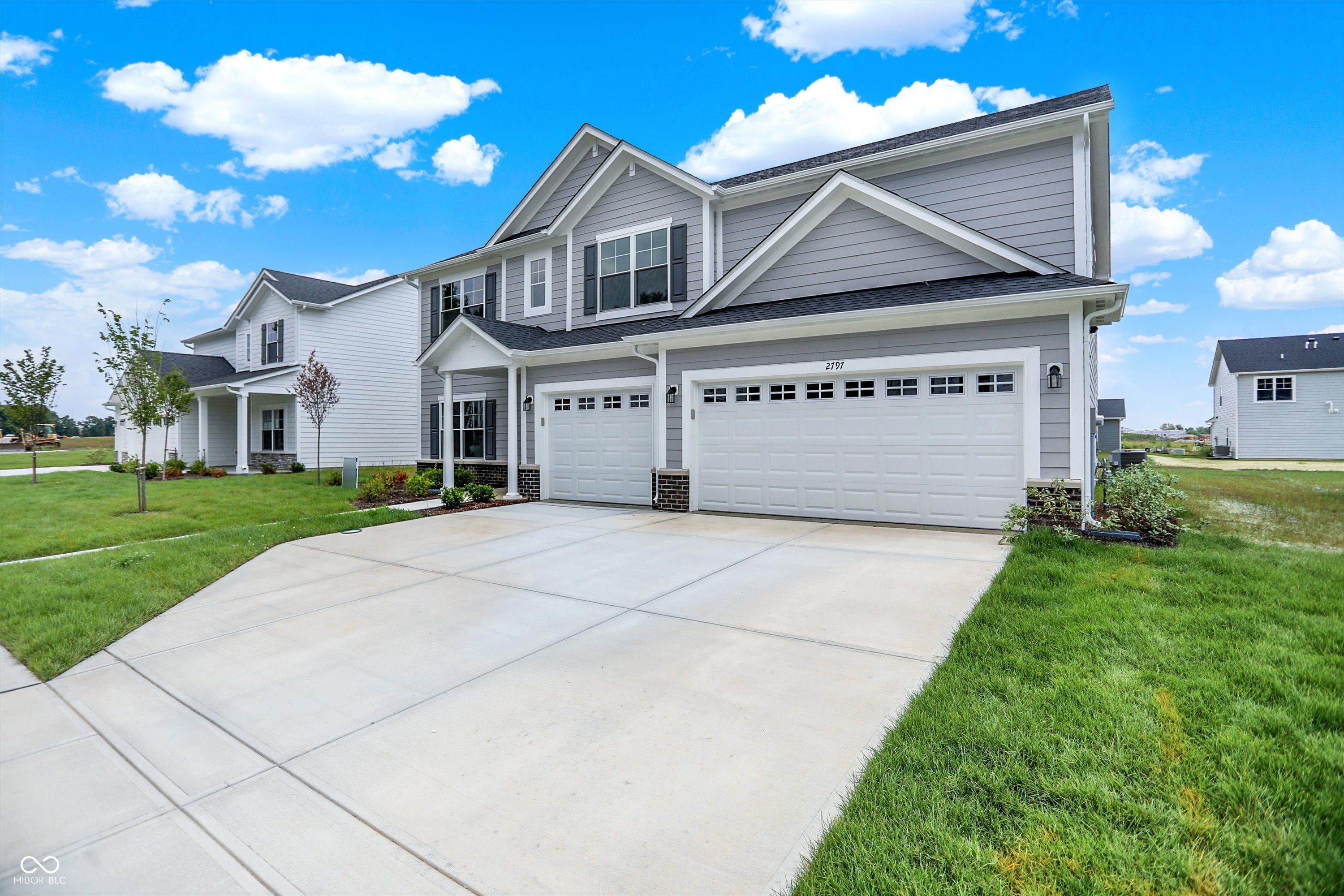 2697 Bo Street W