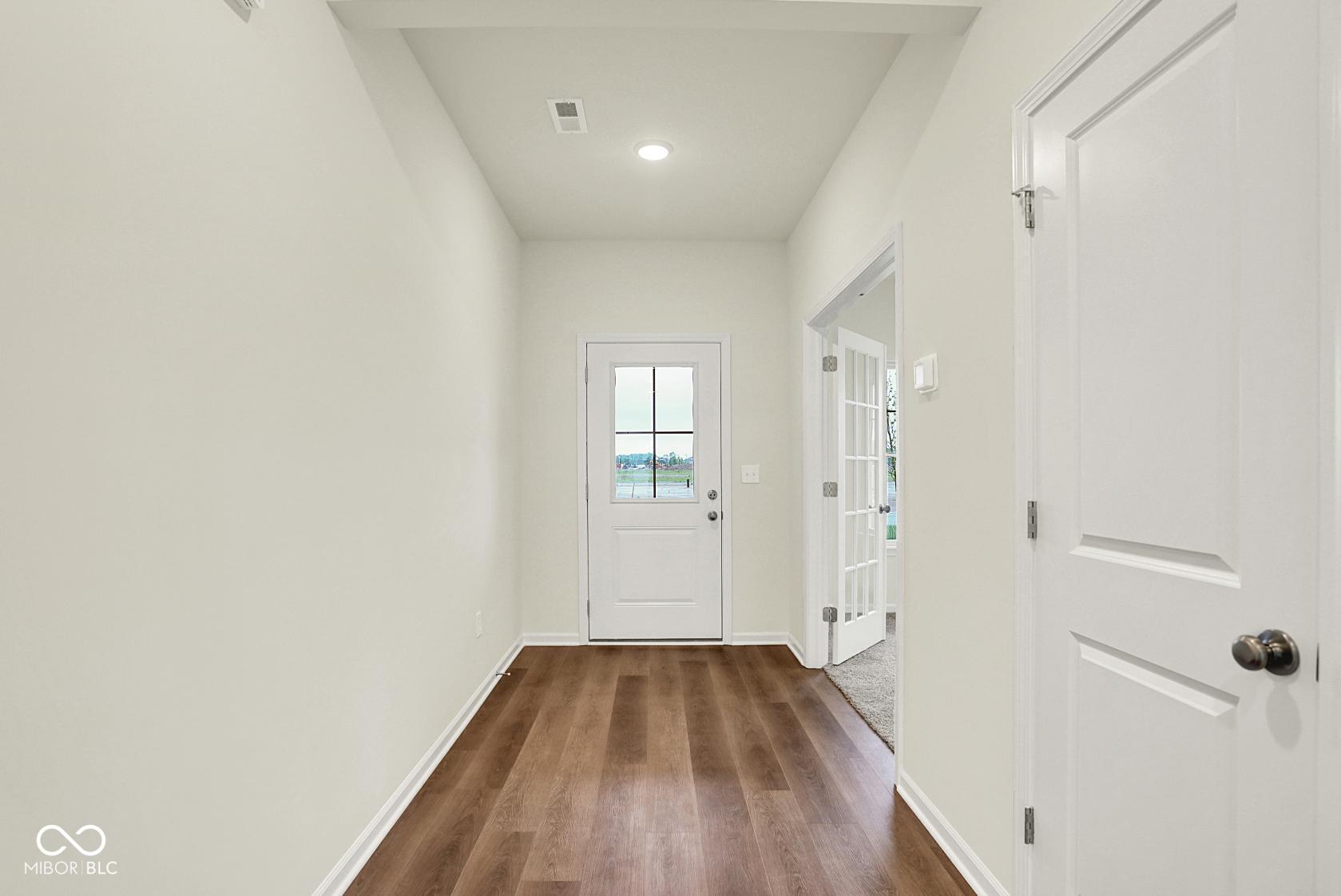 2697 Bo Street W